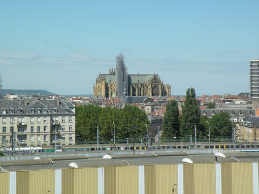  la cathédrale vue depuis le musée Pompidou